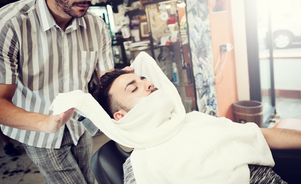 hot towel shave Service in scottsdale<br />
