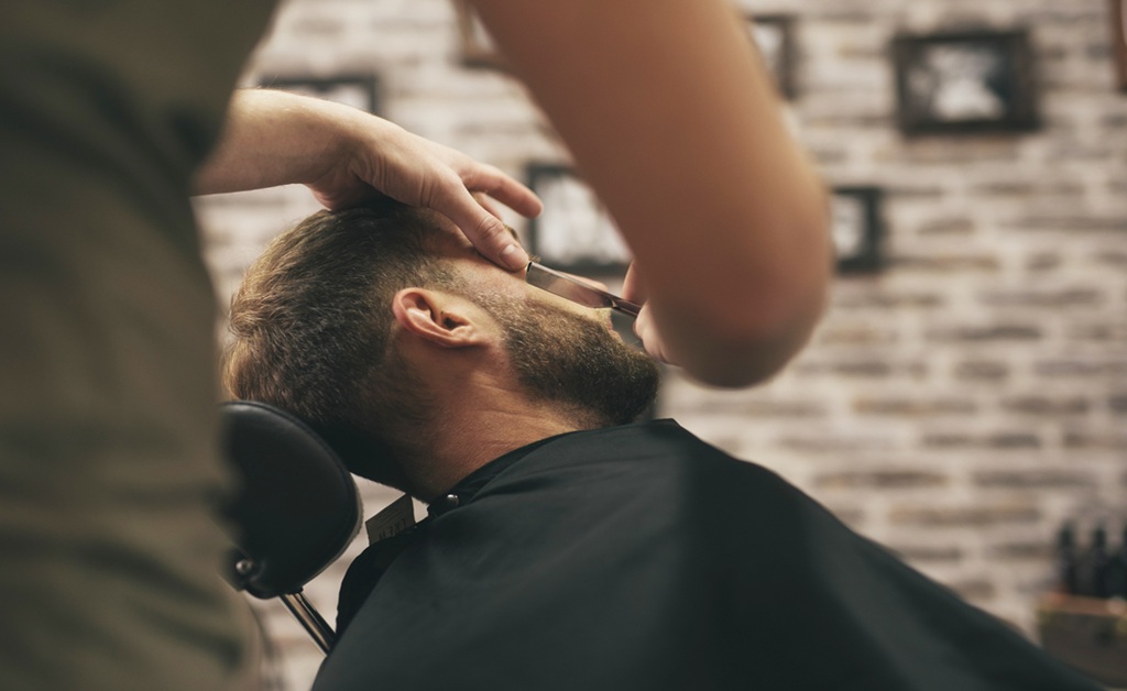 luxury hot towel shave near me<br />
