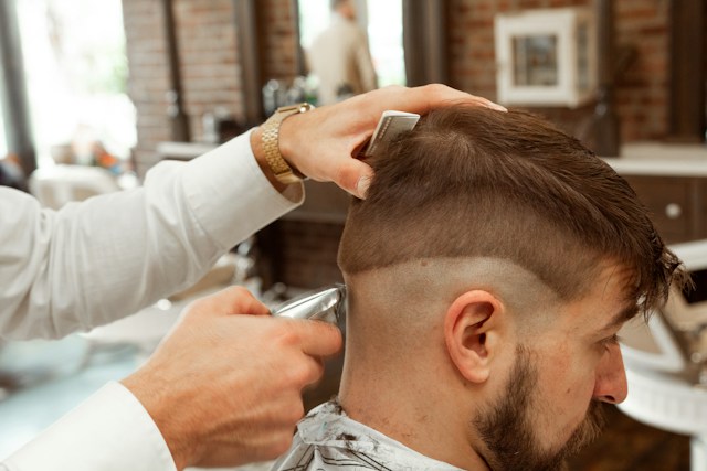 How Often Should Men Get a Haircut in Arizona’s Climate?